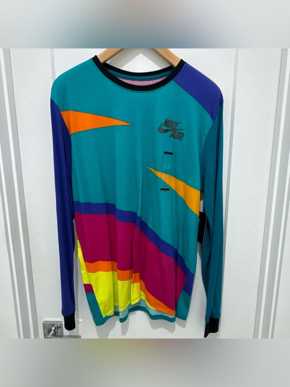 Nike Air Futura 90s Colorblock Long Sleeve Shirt AH8761-100 Men’s Large NWT Rare